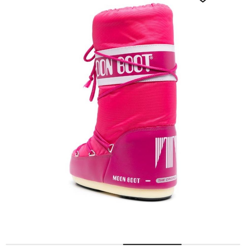 Never worn pink moon boots size 39/41